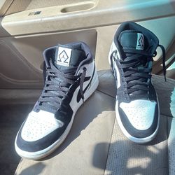 Jordan 1s size 9