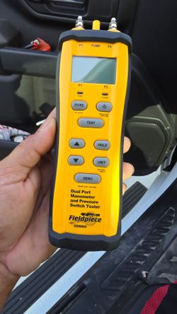 Fieldpiece manometer
