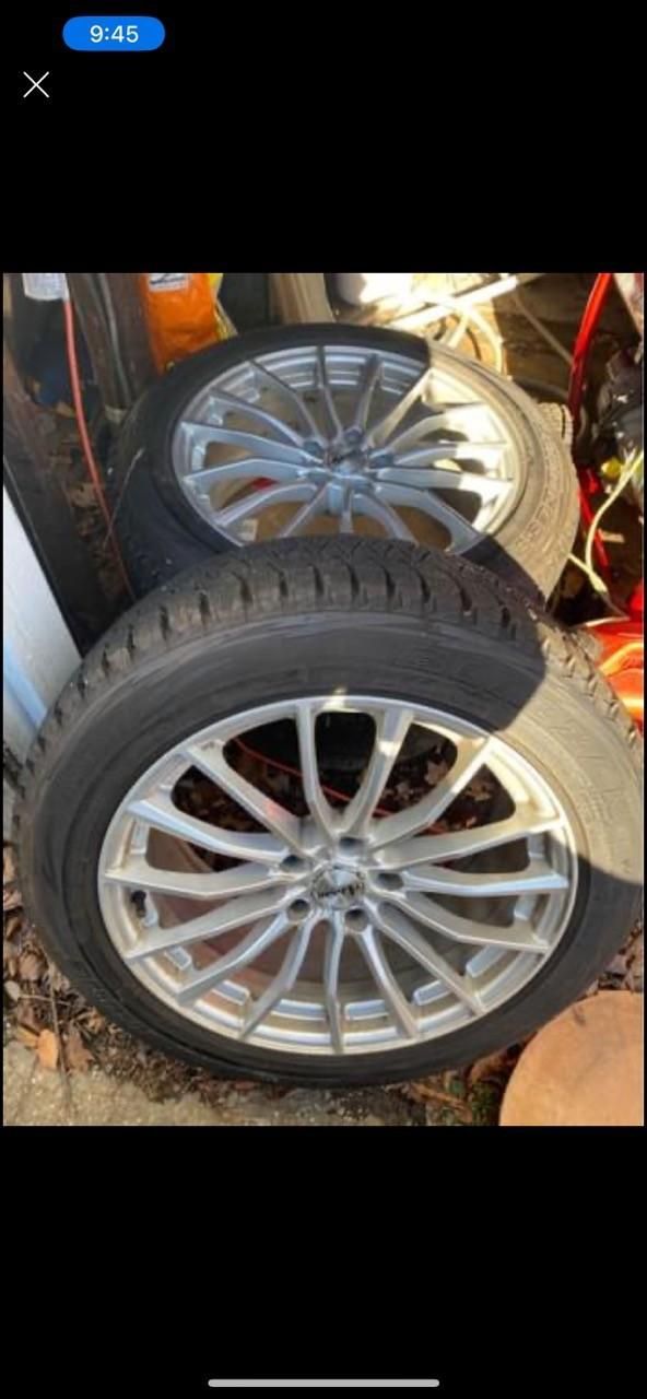 Bridgestone Blizzak DM-V1 P235/55R19 Snow Tires On Rims