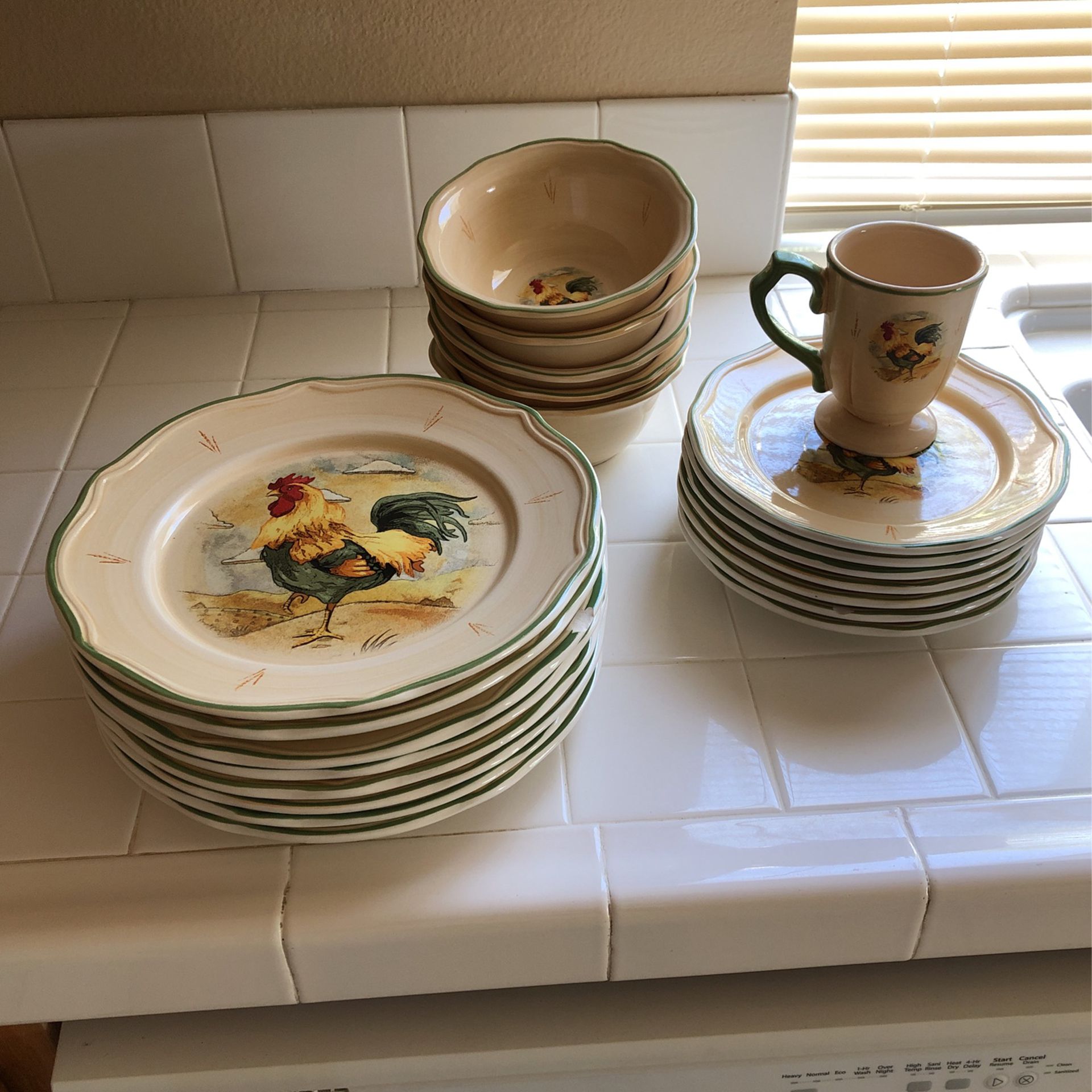 8 Dinner Plate/ 1 With Small Chip  7 Salad Plates  8 Bowls  8 Coffee Mugs