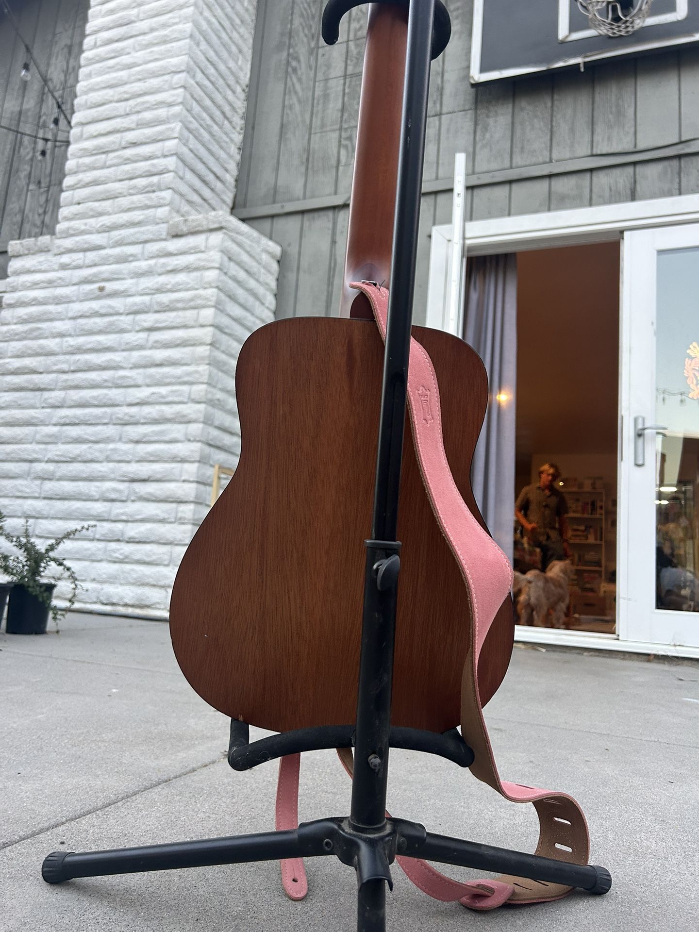 Yamaha Acoustic Guitar – Great for Beginners or Travel