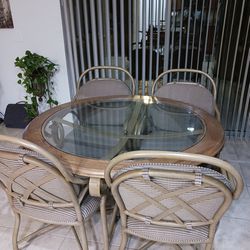 Dinning Room Set With 4 Chairs And 2 Bar Stools 