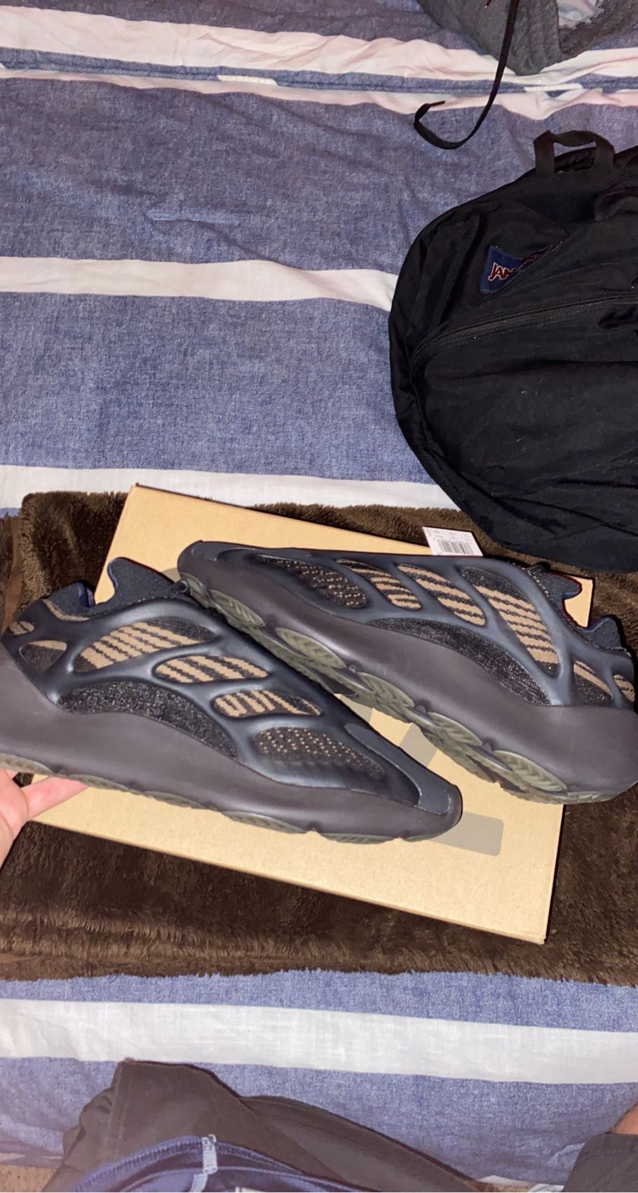 Yeezy 700 Clay Brown Size 11