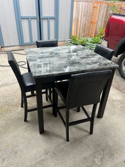 Dining table and chair set