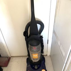 Good Working Condition Bissell Power Force Vacuum. Preowned.