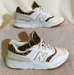 New balance shoes size 4 used