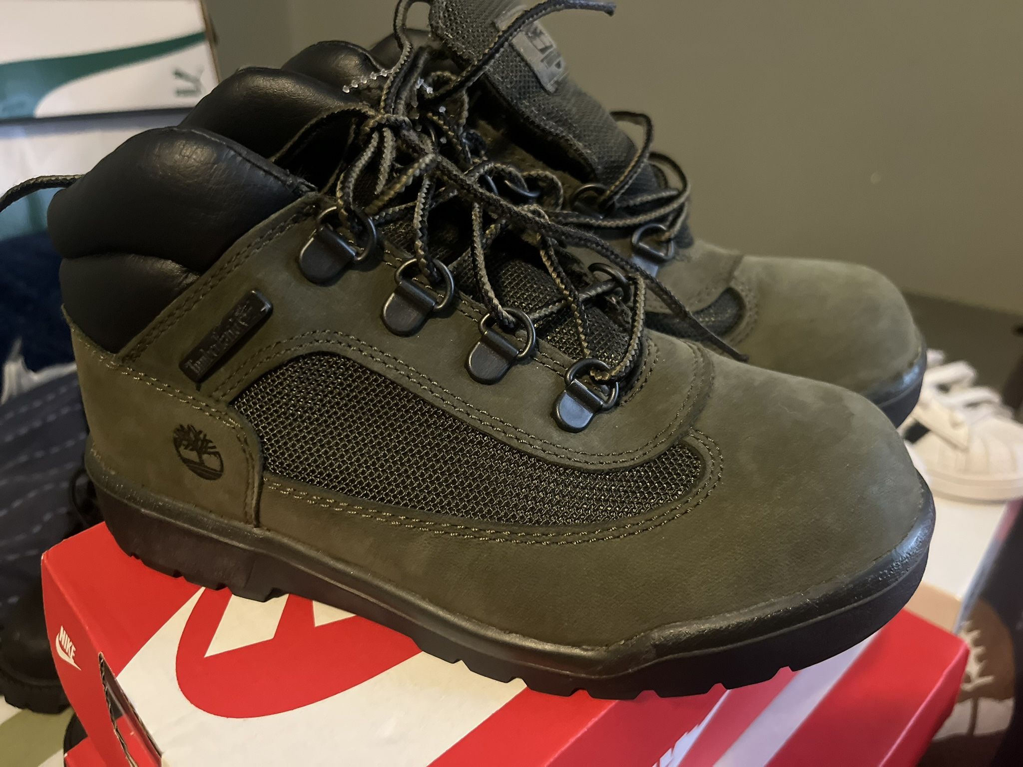 Timberlands Size 2 (Kids)