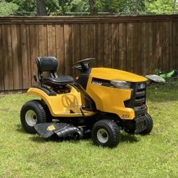 2017 Cub cadet xt1 42" zero turn mower// John Deere// Toro Timecutter//cub Cadet // Honda// Ariens Apex// 