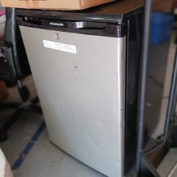 Mini Refrigerator & Freezer