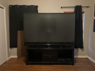Mitsubishi TV with stand