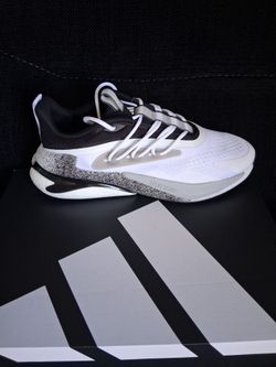 Adidas men's size 10 AlphaBoost Lightstrike Running Sneakers