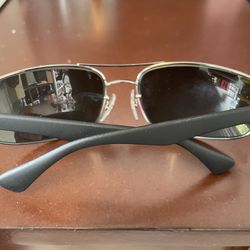 Ray-Ban RB3445 Sunglasses – Gunmetal / Green Classic Lenses