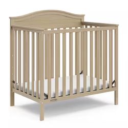 Graco Stella 4-in-1 Convertible Mini Crib