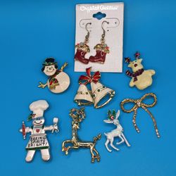 8 Christmas Jewelry Lot