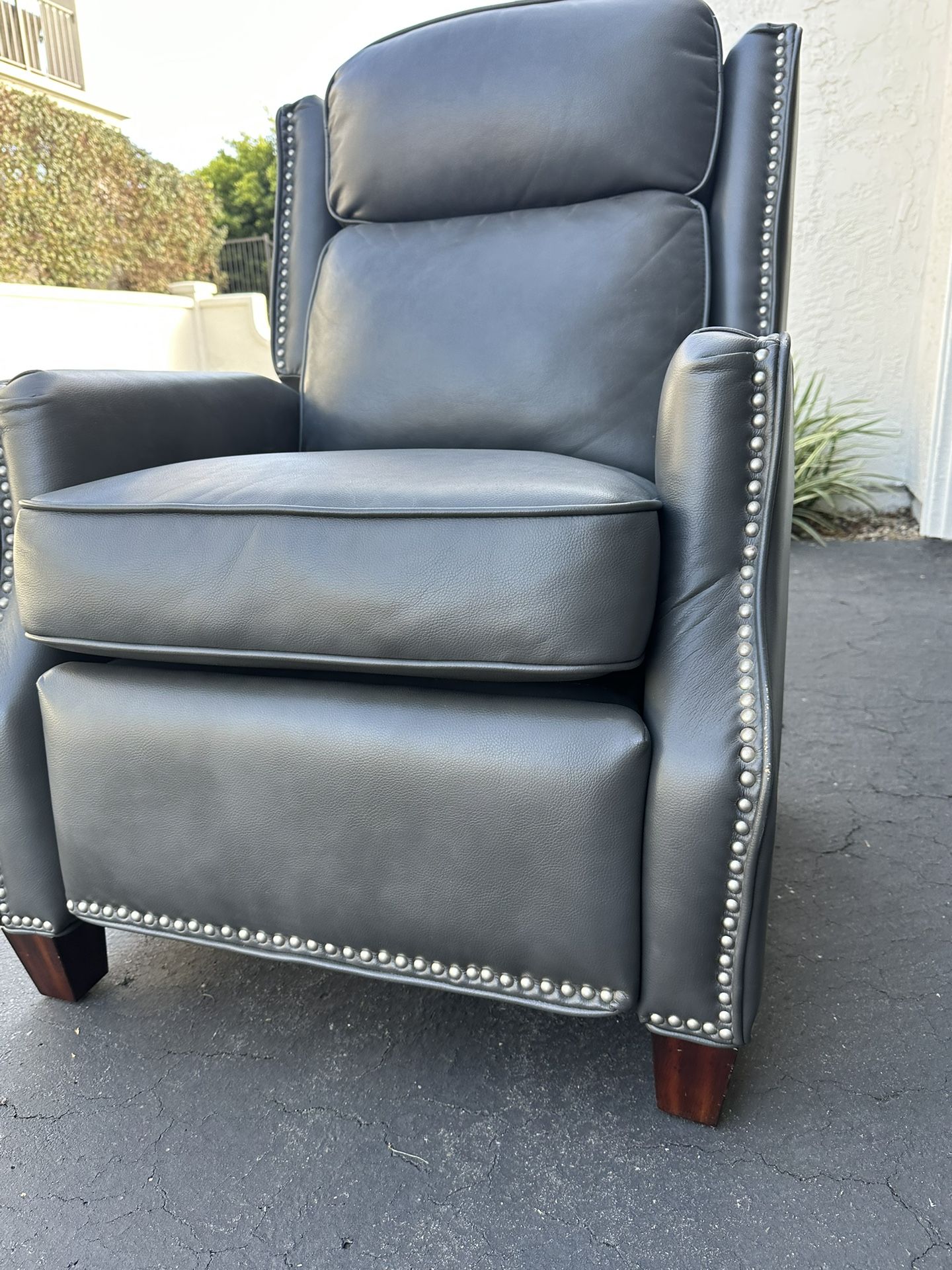 Leather Recliner for Sale in Solana Beach, CA OfferUp