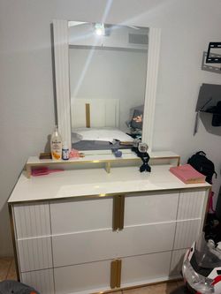 Benjara dex white and gold 6 drawer dresser with mirror