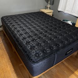 Beautyrest Black Series 3 New Queen Mattress 