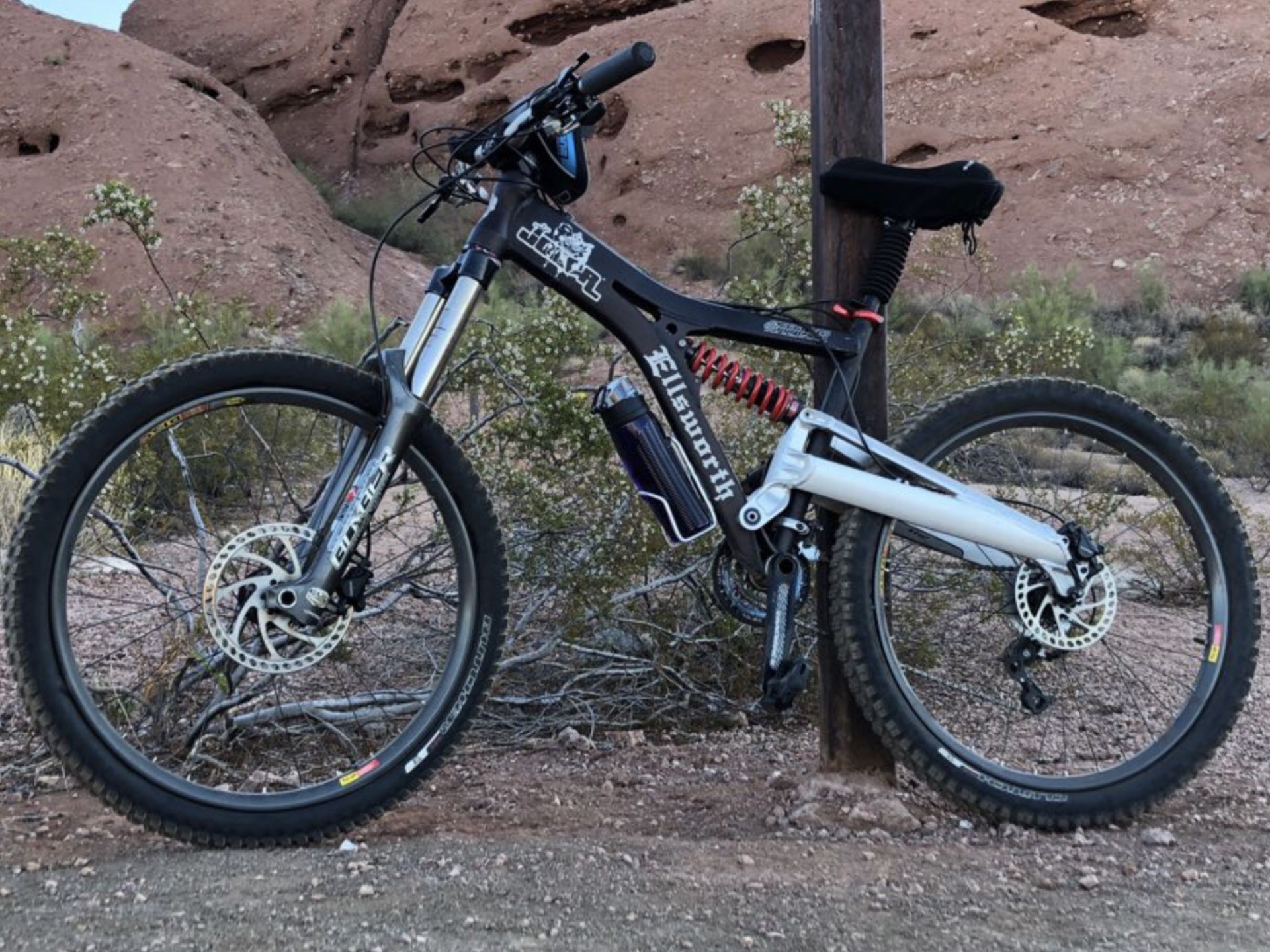 MTB 2006 Ellsworth Joker Mountain Bike - Full Suspension, Dual Disc Brakes, Medium Frame, 26x2.5 tires