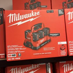 Milwaukee M18 Packout Six Bay Rapid Charger 