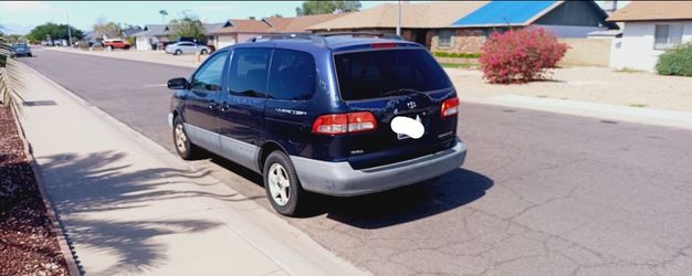 Toyota sienna 03