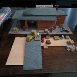 HO RR Freight Station 