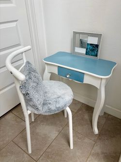 Child’s Vanity Set