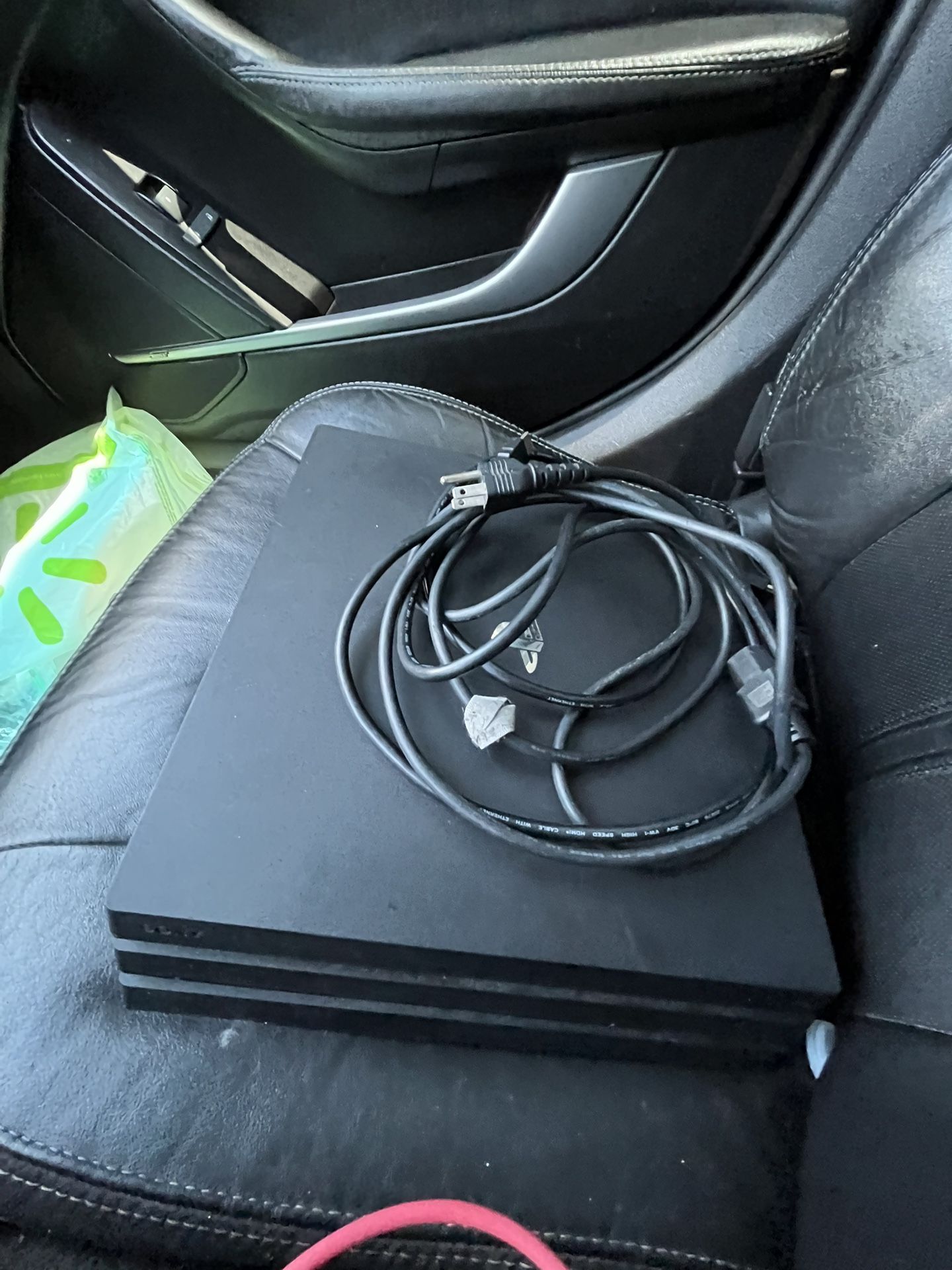 PS4 Pro Slim
