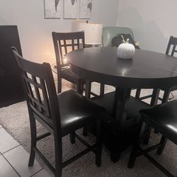 Dining Table And Chairs 