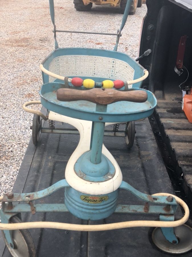 Vintage 1930s baby stroller