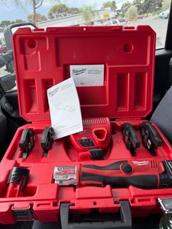 Milwaukee M12 Press Tool Kit with Jaws