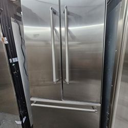 36" THERMADOR BUILT IN STAINLESS STEEL REFRIGERATOR