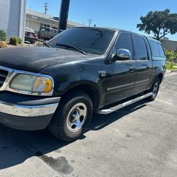 2002 Ford F150 Triton V8 4D