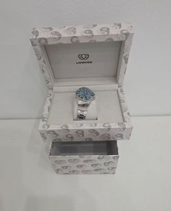 Laarvee x Steven Harrington "Night