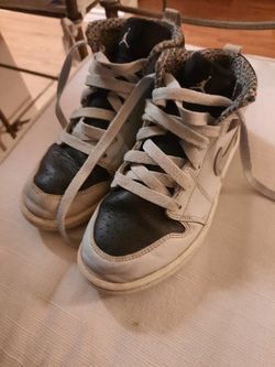 Kids Jordan 1!! Size 13C