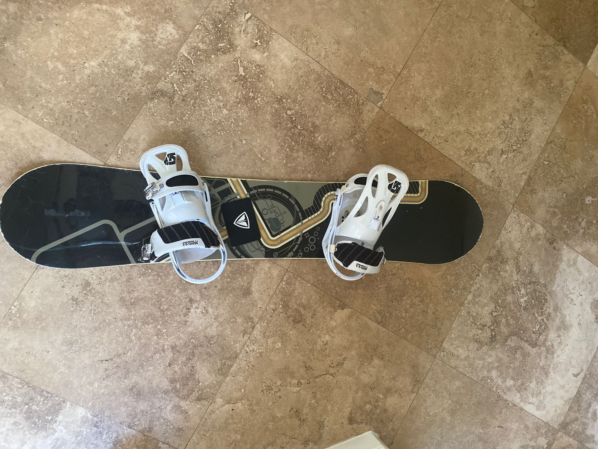 Fresh Snowboard with Burton bindings