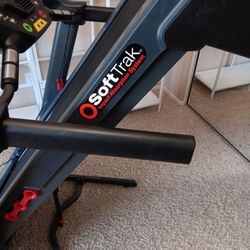 Schwinn 810 Treadmill