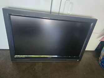 32" Vizio LCD TV