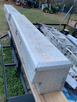 2 X Delta Side tool boxes aluminum diamond plated 2 of them 250