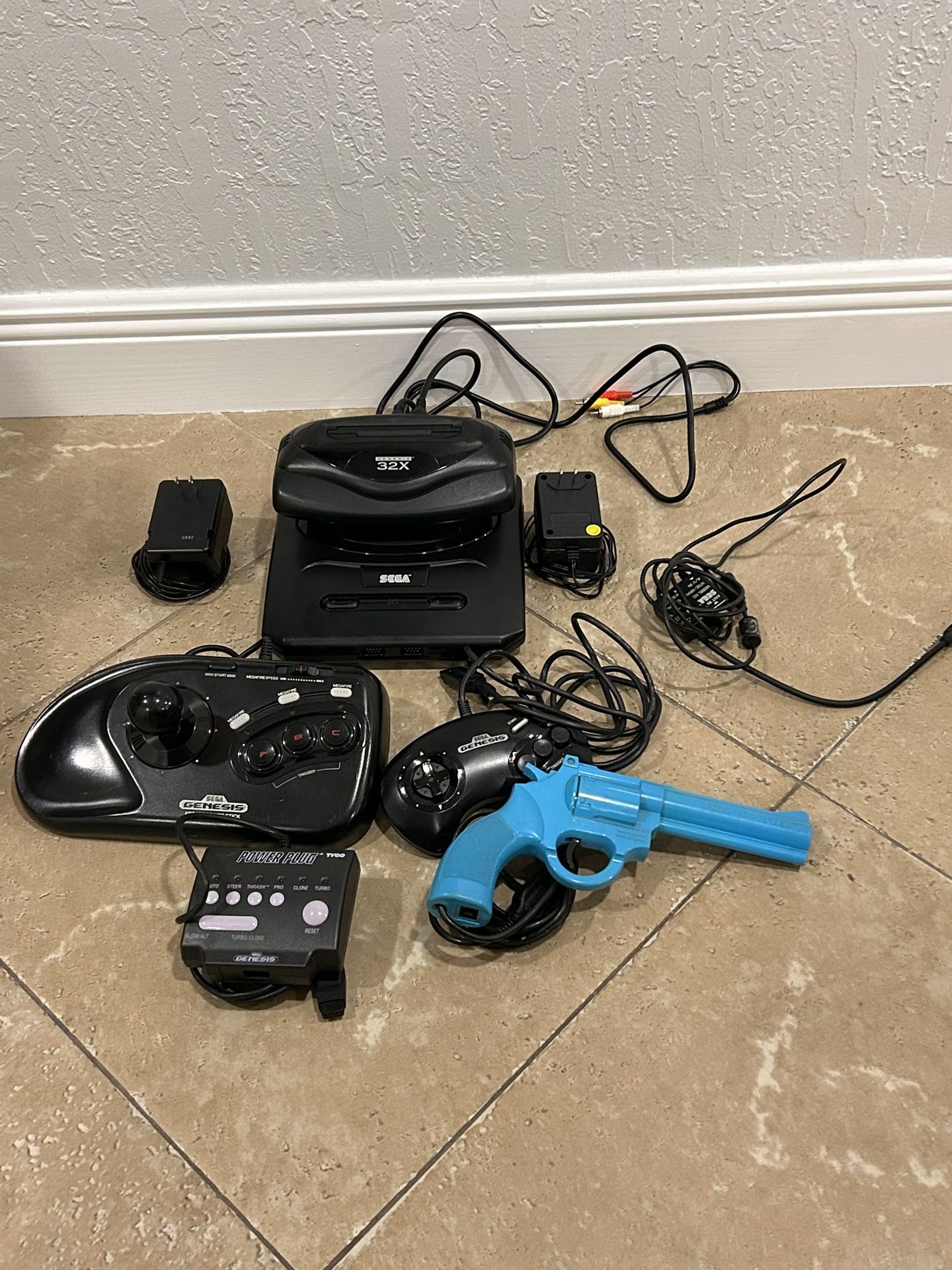 SEGA GÉNESIS & SEGA 32x BUNDLE (PRICE FIRM)