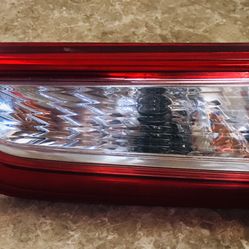 2012-2013 TOYOTA CAMRY LEFT TRUNK TAILLIGHT