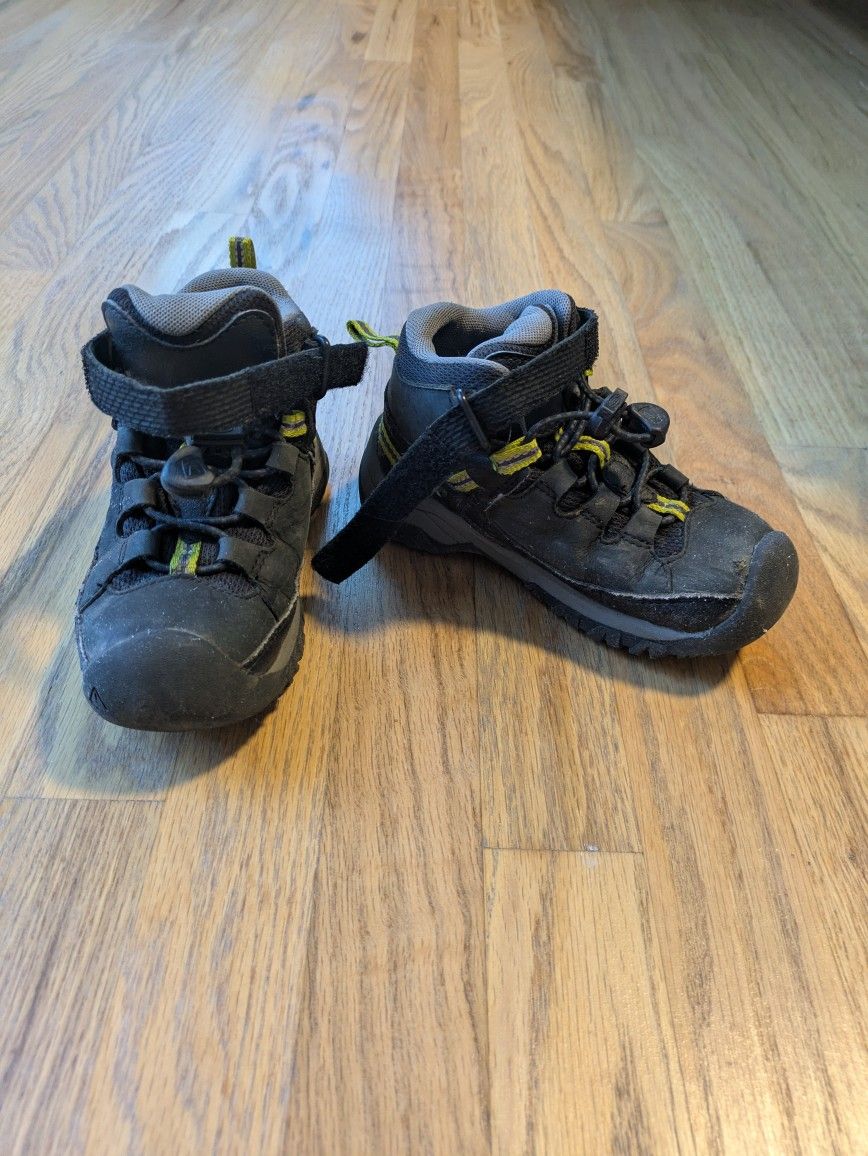 Kids Size 9 Keen Hiking Boots 