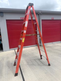 Werner Fiberglass Step Ladder