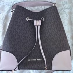 Michael Kors Bucket Bag