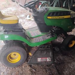 Jon Deer E120 Riding Mower (Needs A Blade Pulley)