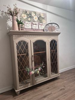 ✨ Rustic Lighted Glass Display Cabinet / China Cabinet ✨