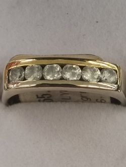 Mens gold and diamond ring size 9.5, 14k, 4.9g, yellow gold