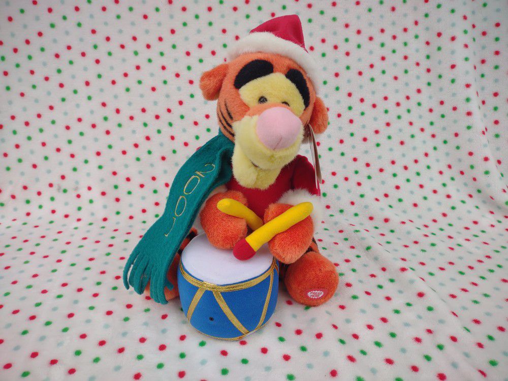 2001 Disney Store Tigger Plush Christmas Decor Winnie the Pooh Sings We Wish You