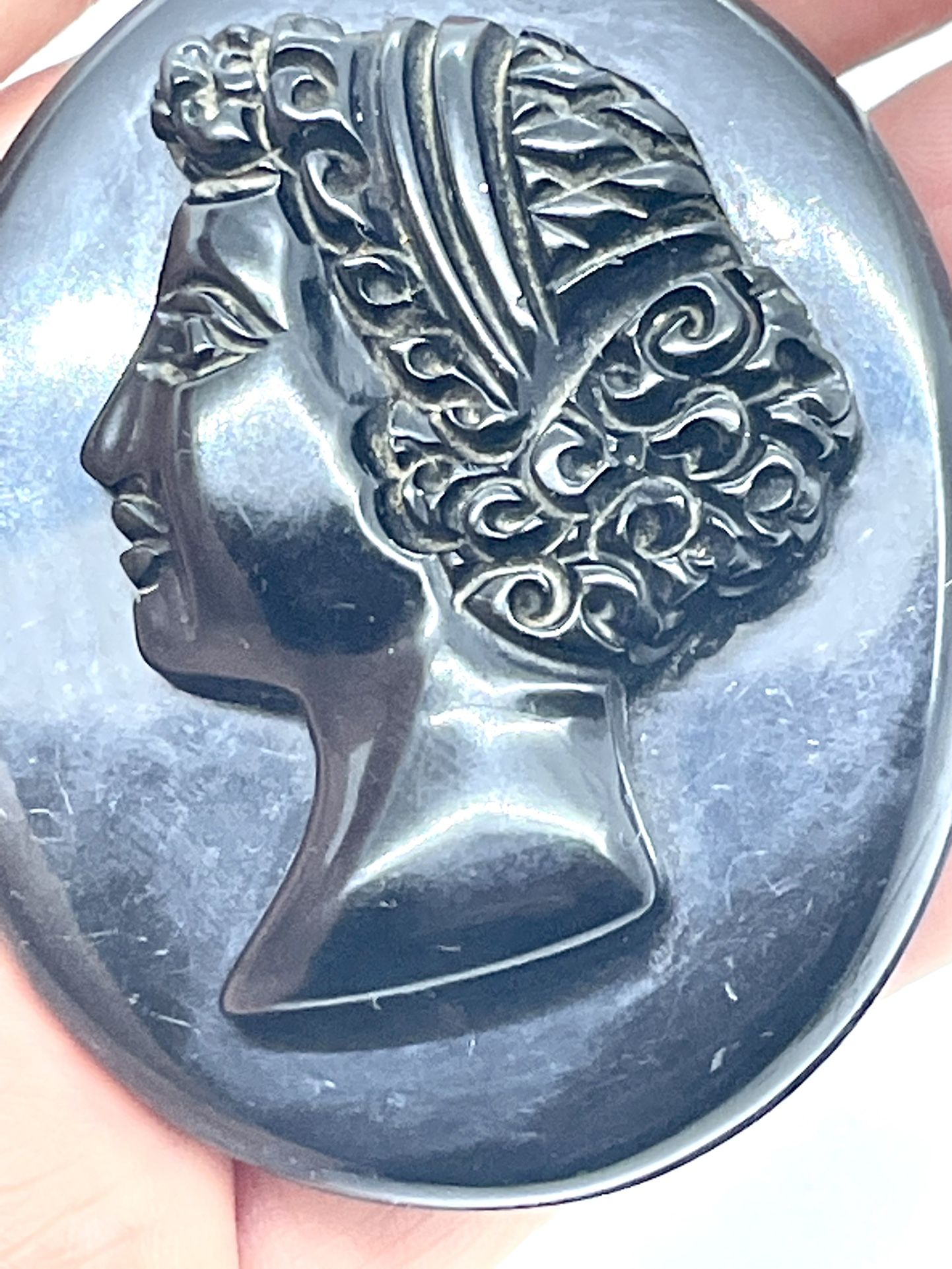 Antique Cameo Brooch Bakelite ?