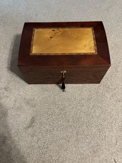 50 Cigar Humidor - Great Condition
