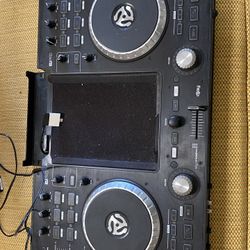 Numark Turntables 